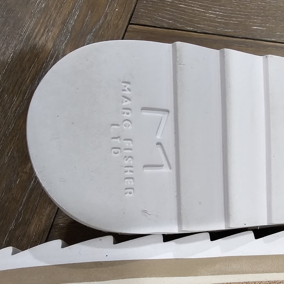 Marc Fisher Platform Sneaker, Women's Size 7.5 - Picture 9 of 11